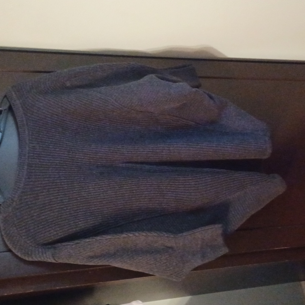 Sweater - Picture 2 of 4